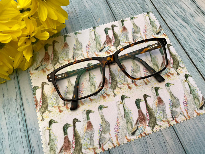 DUCKS IN A ROW LENS CLOTH